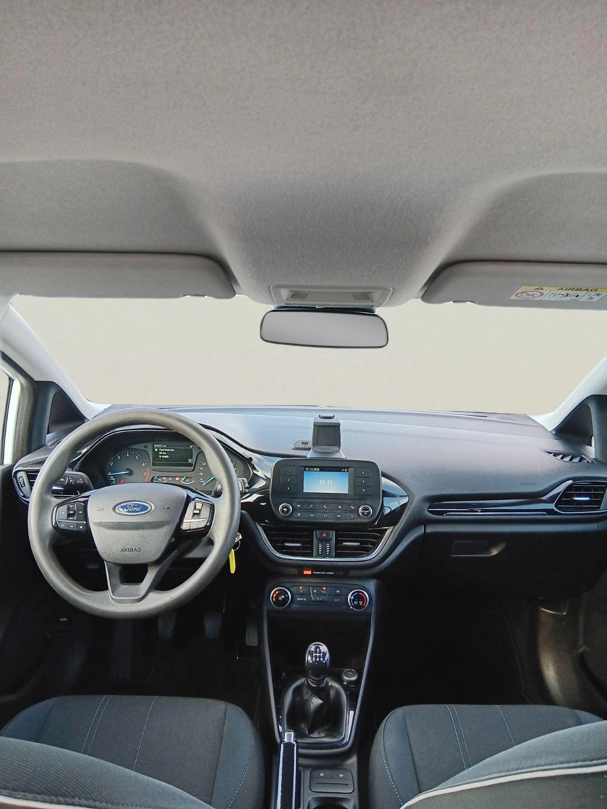 Ford Fiesta 1.1, снимка 10 - Автомобили и джипове - 56319099