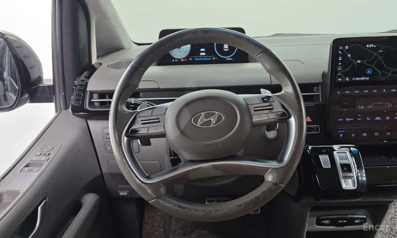 Hyundai Staria * 4WD Lounge 7 Seater * , снимка 14 - Автомобили и джипове - 56352013