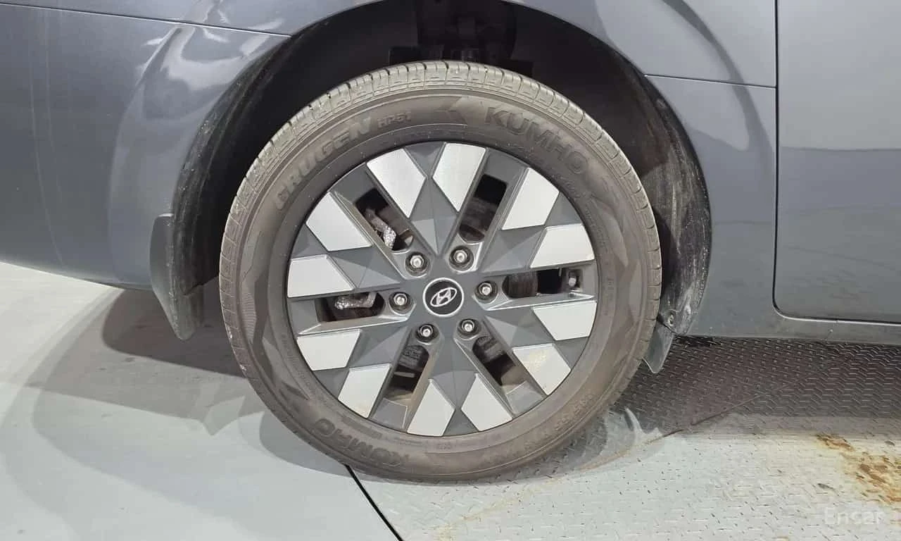 Hyundai Staria * 4WD Lounge 7 Seater * , снимка 5 - Автомобили и джипове - 56352013