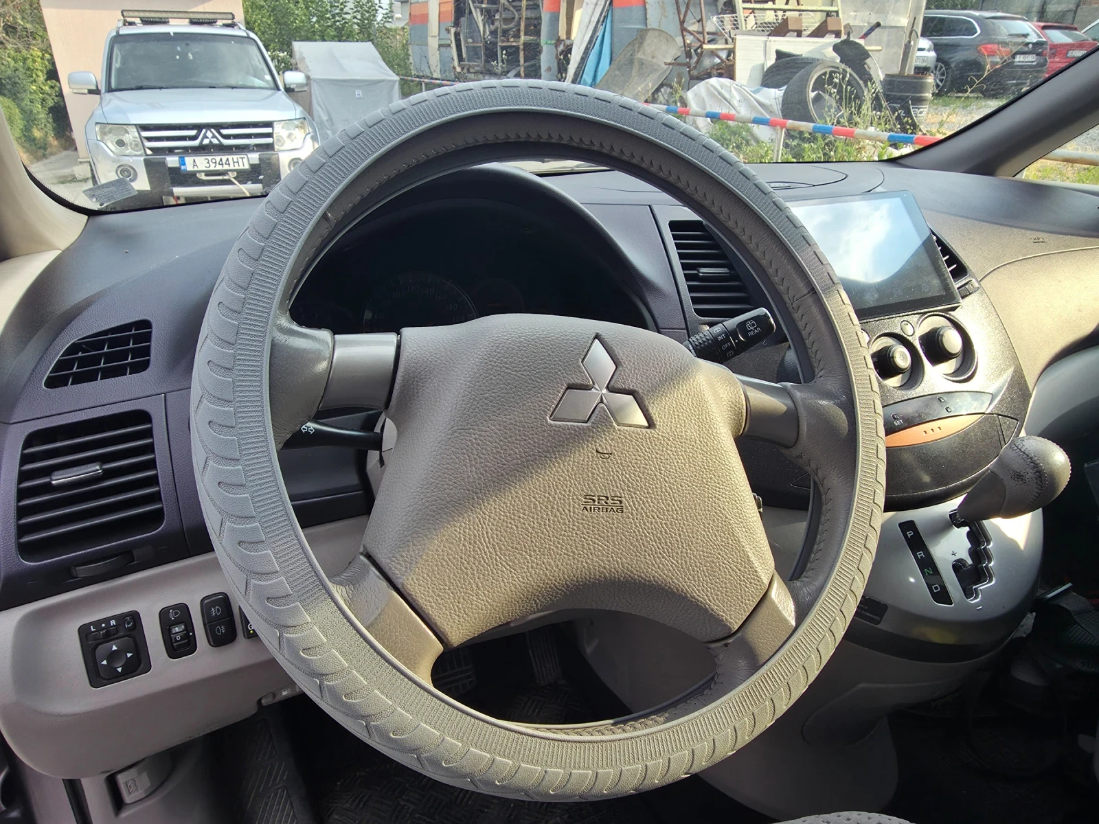 Mitsubishi Grandis, снимка 8 - Автомобили и джипове - 56563359