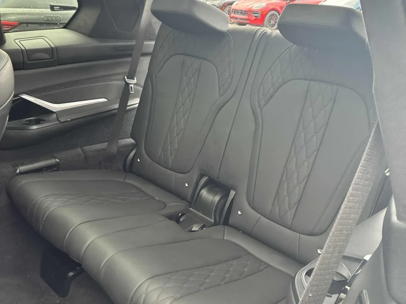 BMW X7 40i M Sport Shadow Line, снимка 8 - Автомобили и джипове - 53012133