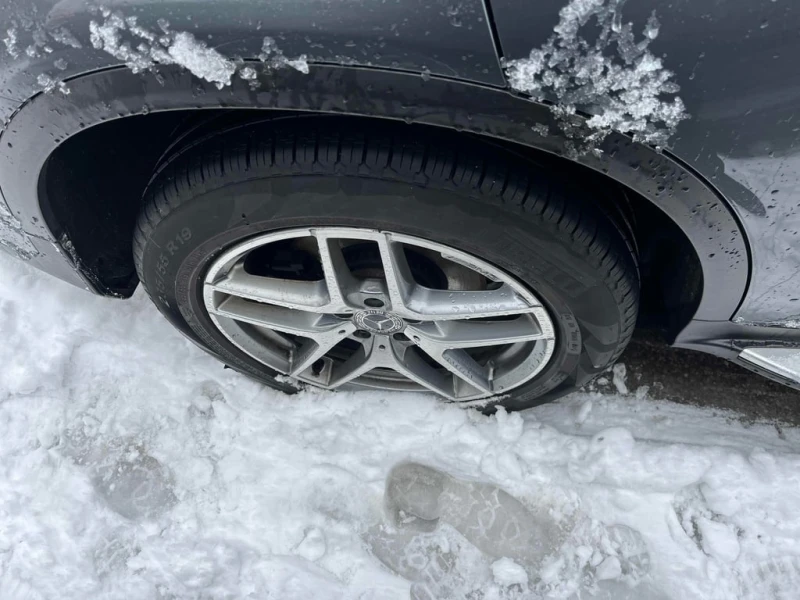 Mercedes-Benz GLC 300 CARFAX, снимка 7 - Автомобили и джипове - 53032469