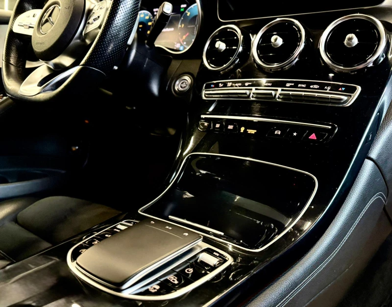Mercedes-Benz GLC 220 d* 4Matic* 360* Face* Лизинг, снимка 15 - Автомобили и джипове - 53520294