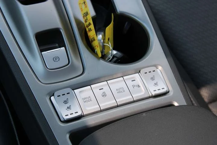 Hyundai Kona ULTIMATE NO ACCIDENT HUD VENTED SEATS, снимка 14 - Автомобили и джипове - 54228211