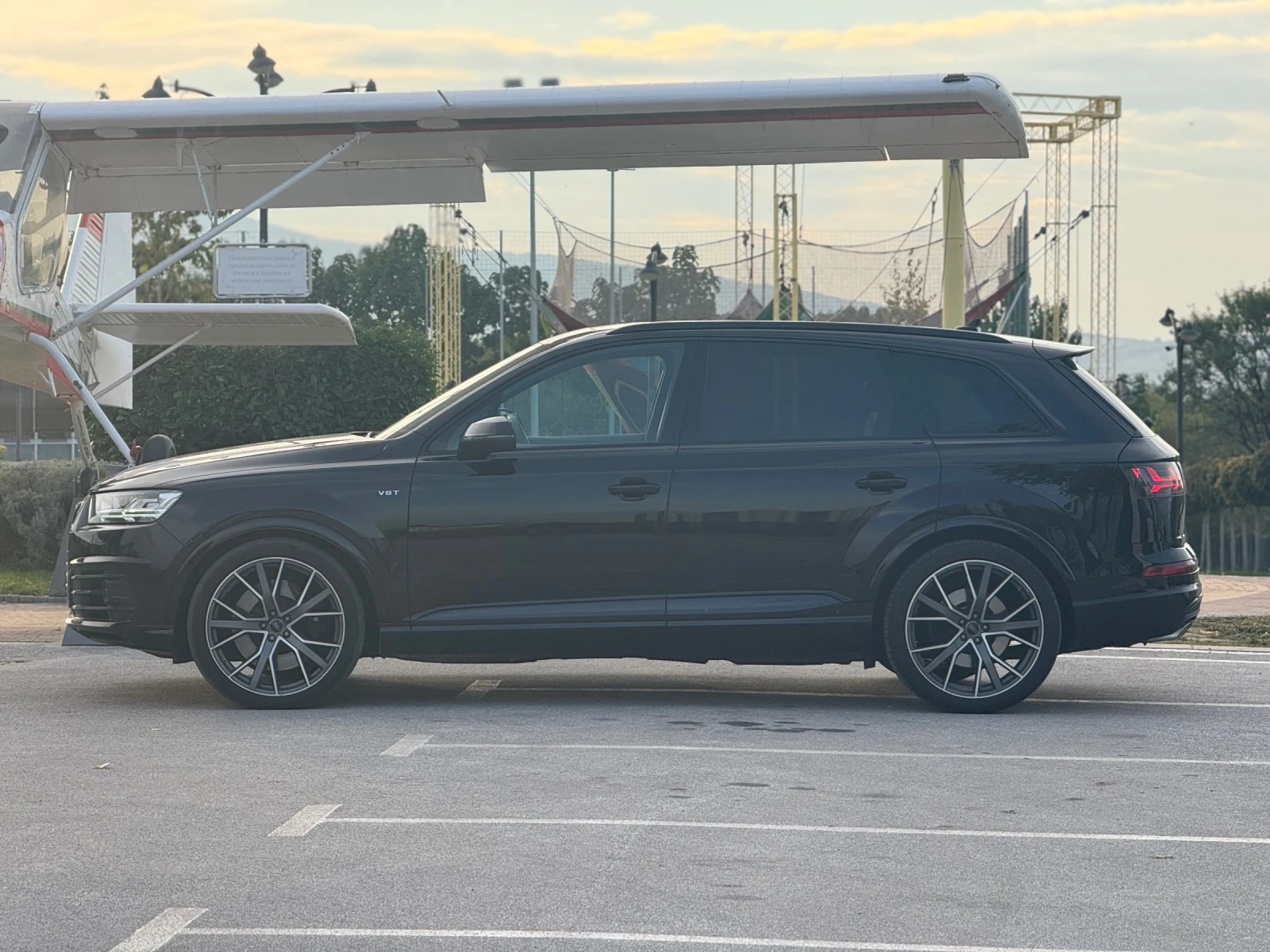 Audi SQ7 SHADOW LINE/ПАНО/KEYLESS/22/РЕАЛНИ КМ/КАТО НОВА/ - изображение 6