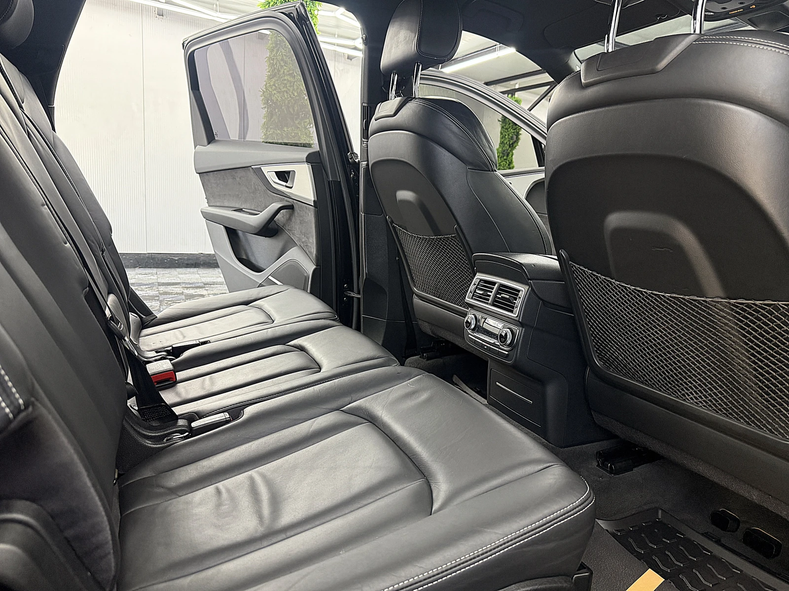 Audi Q7 S-line/KeylessGo/SQ7/ГЕНЕРАЦИЯ СОБСТВЕН ЛИЗИНГ, снимка 9 - Автомобили и джипове - 53871589