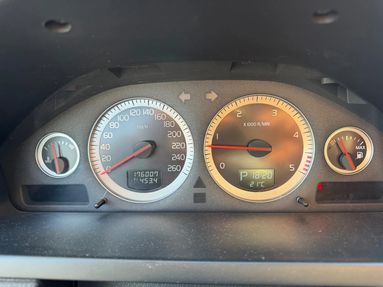 Volvo Xc90, снимка 17 - Автомобили и джипове - 54335915