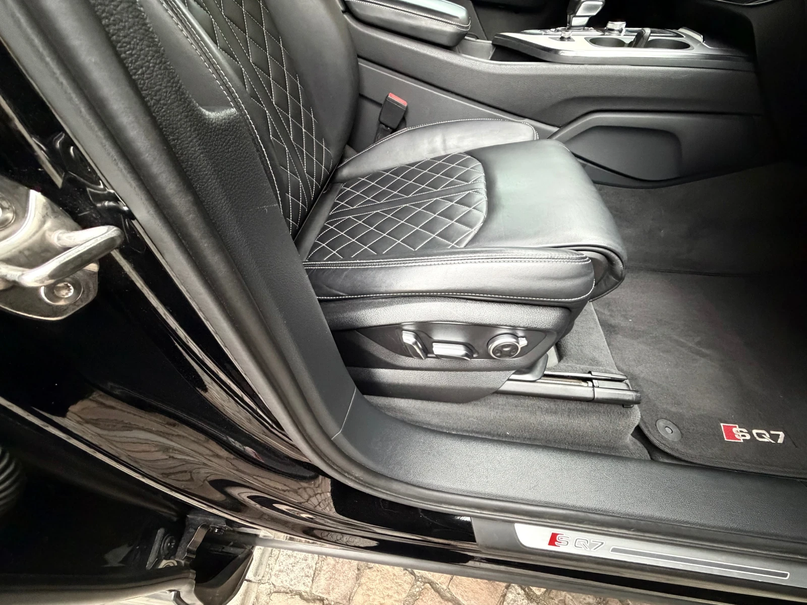 Audi SQ7  Matrix 6+ 1 , снимка 11 - Автомобили и джипове - 56618404