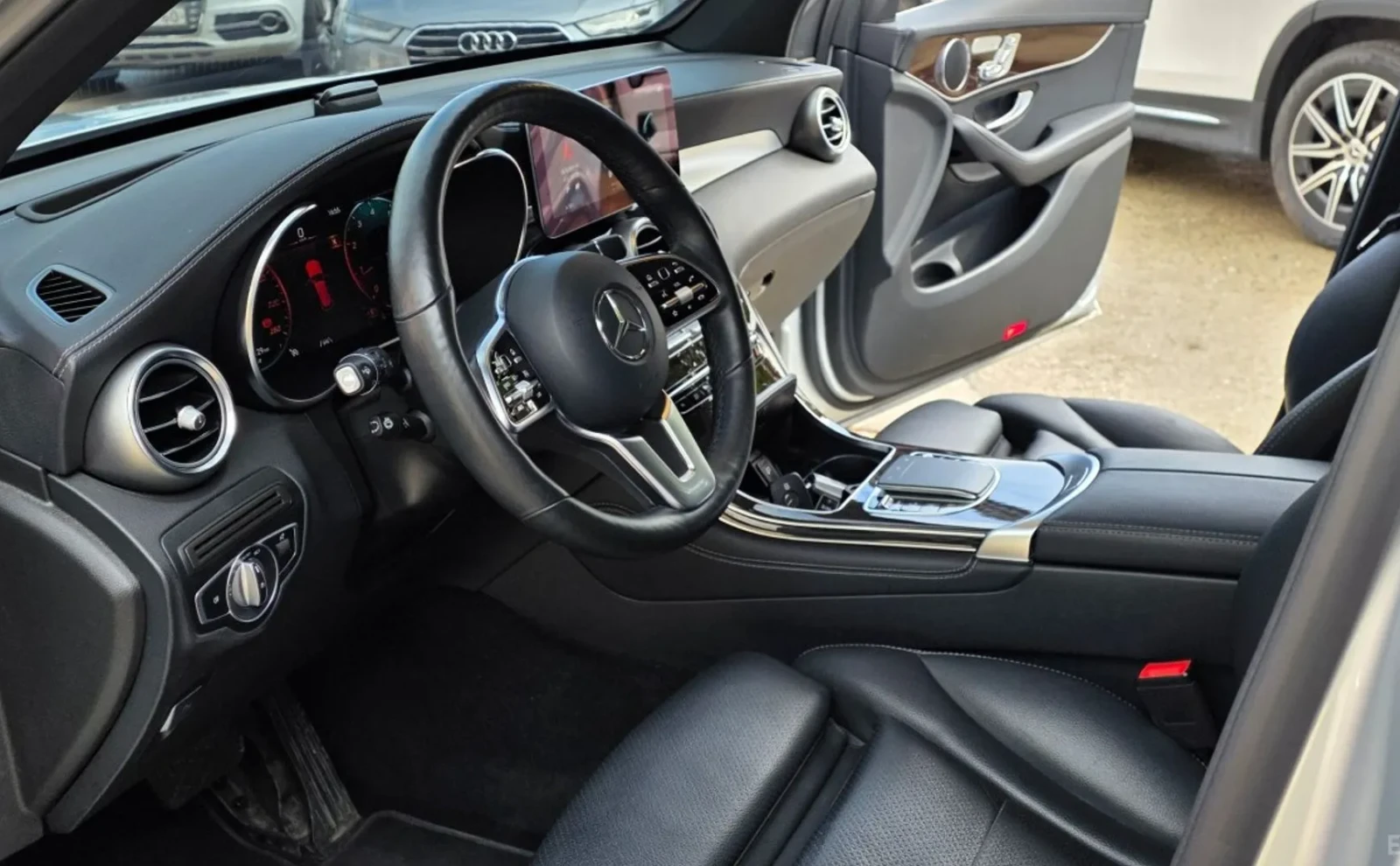 Mercedes-Benz GLC 300, снимка 10 - Автомобили и джипове - 54873016