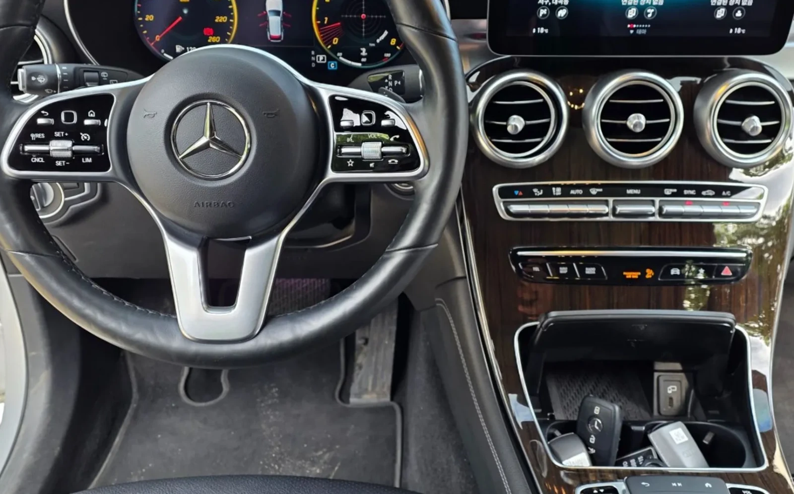 Mercedes-Benz GLC 300, снимка 11 - Автомобили и джипове - 54873016