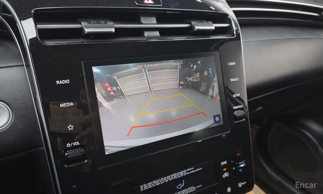 Hyundai Tucson 1.6 Hybrid* DISTRONIC* ПОДГРЕВ* ОБДУХВАНЕ* КАМЕРА*, снимка 14 - Автомобили и джипове - 55318700