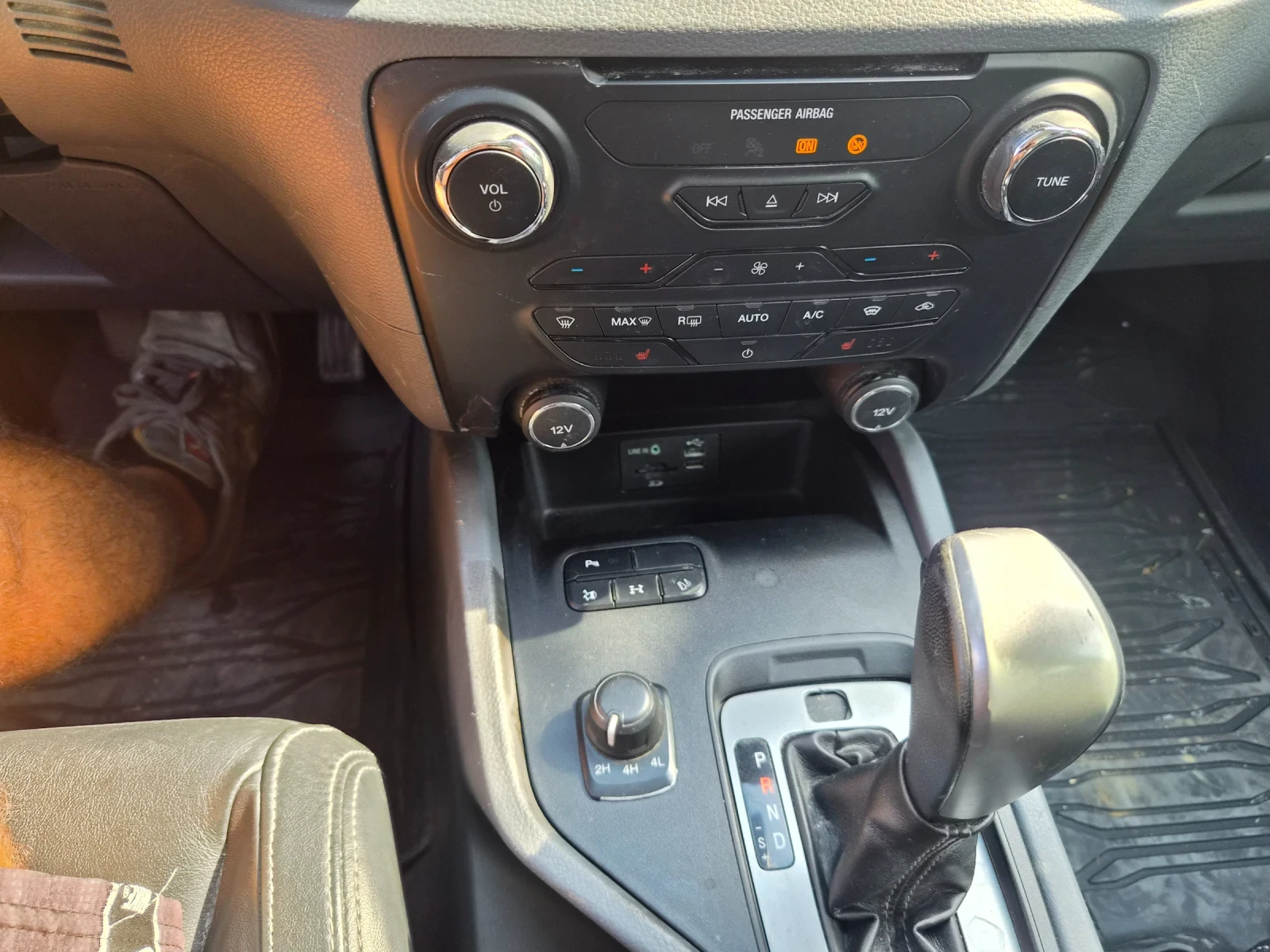 Ford Ranger 3.2 LIMITED, снимка 8 - Автомобили и джипове - 55943407