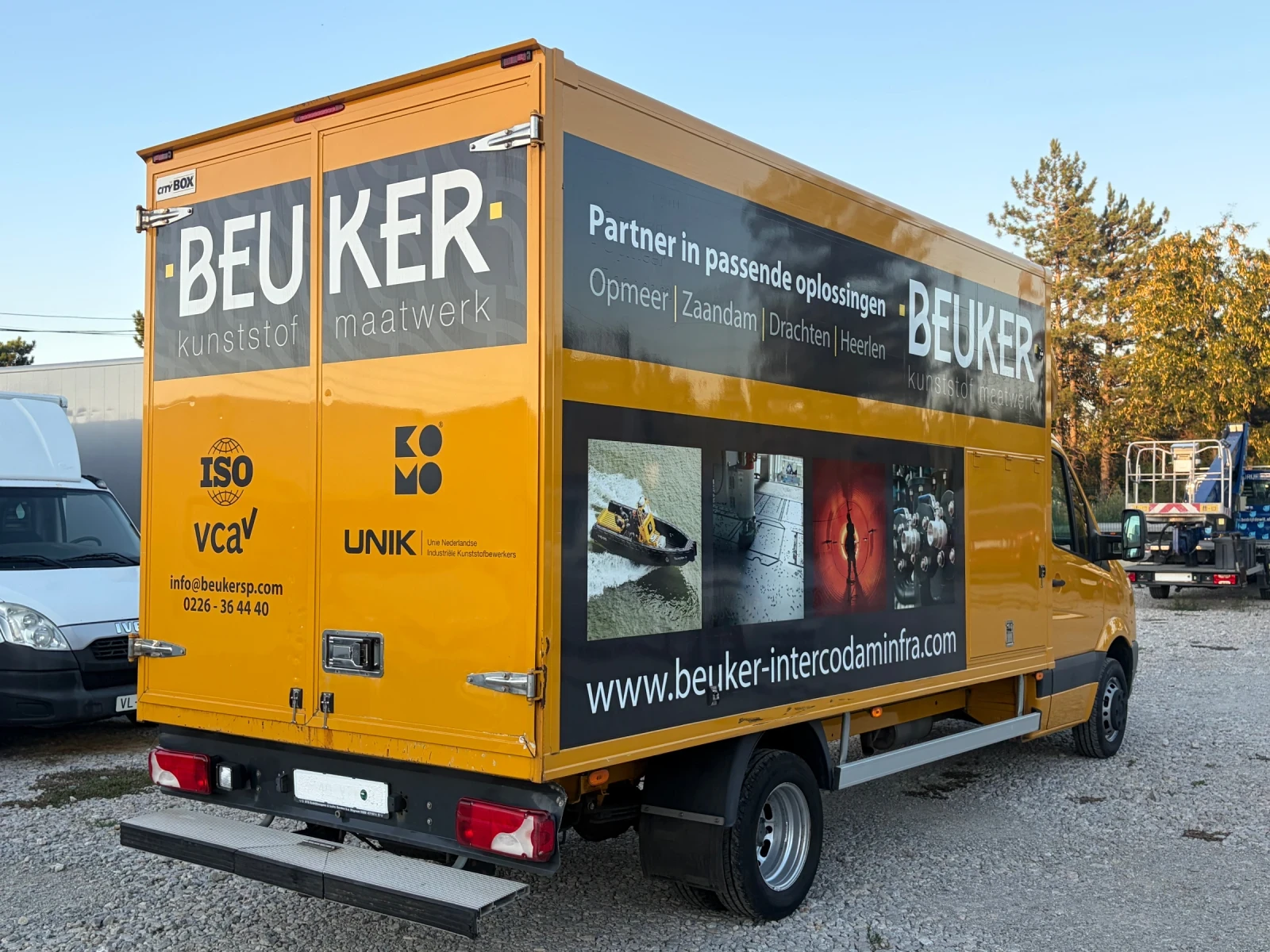 VW Crafter Фургон+ Клима N1 , снимка 4 - Бусове и автобуси - 55754051