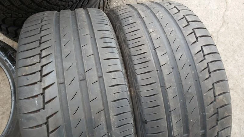 Гуми Летни 235/45R17, снимка 1 - Гуми и джанти - 28488419