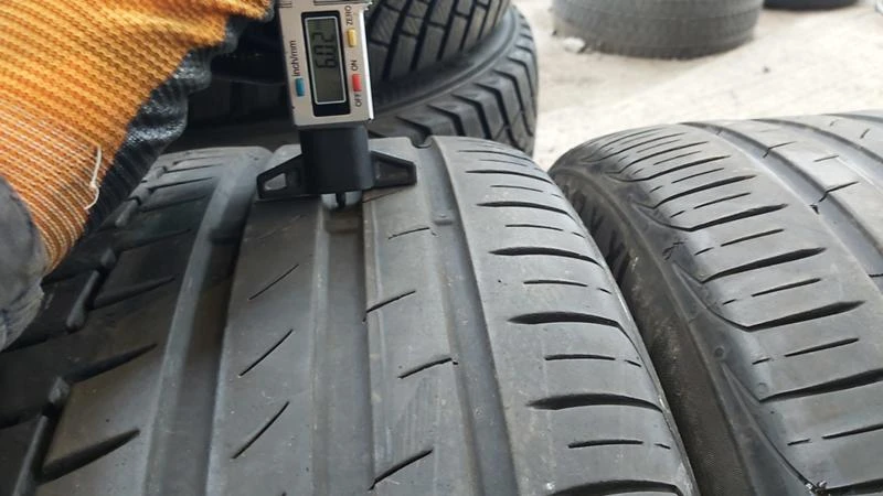 Гуми Летни 235/45R17, снимка 4 - Гуми и джанти - 28488419