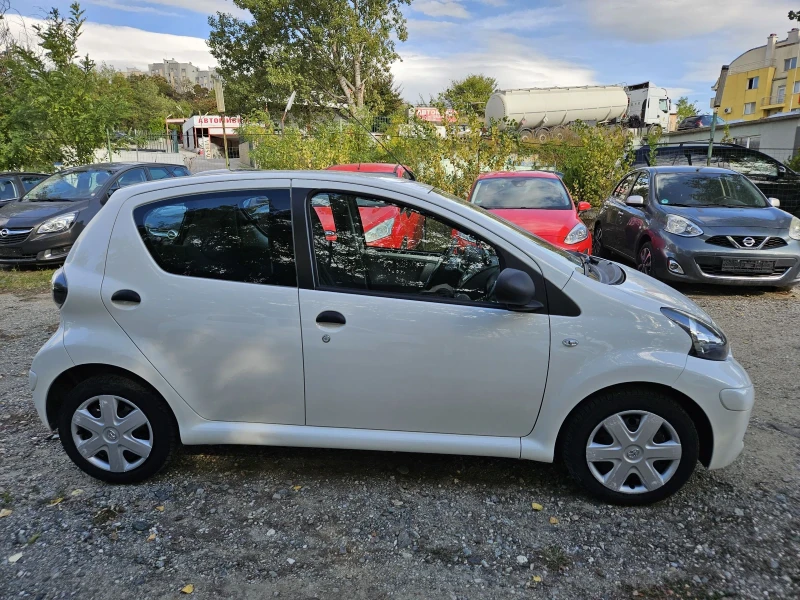 Toyota Aygo Euro5b Navi, снимка 3 - Автомобили и джипове - 47452127