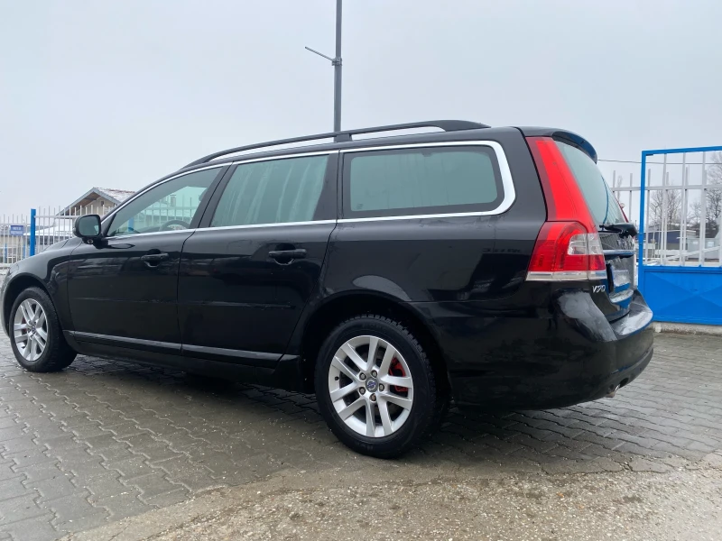 Volvo V70 D4/ Дистроник, снимка 2 - Автомобили и джипове - 47669524