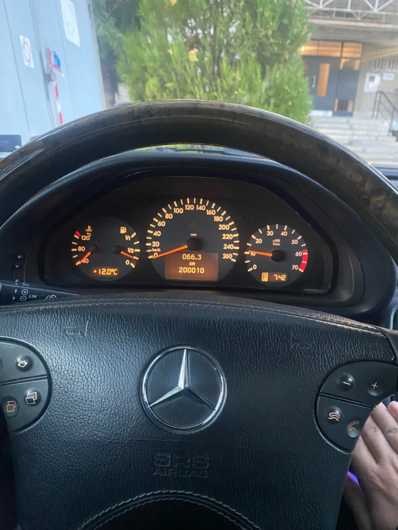 Mercedes-Benz CLK W208, снимка 17 - Автомобили и джипове - 48541005