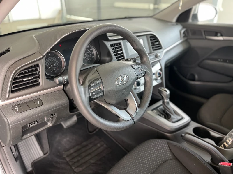 Hyundai Elantra, снимка 5 - Автомобили и джипове - 50664268