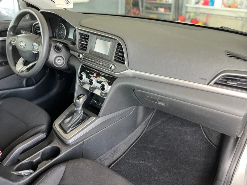 Hyundai Elantra, снимка 6 - Автомобили и джипове - 50664268