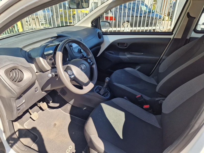 Toyota Aygo 1.0VVTI , снимка 7 - Автомобили и джипове - 52066844