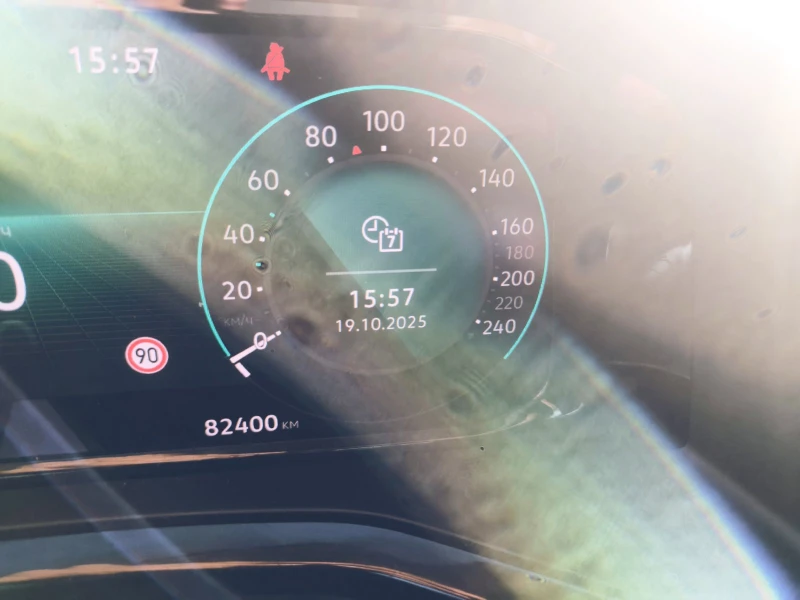 VW Multivan * 7 Местен * Панорама * Лизинг, снимка 11 - Автомобили и джипове - 52281616