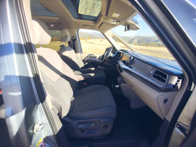 VW Multivan * 7 Местен * Панорама * Лизинг, снимка 10 - Автомобили и джипове - 52281616