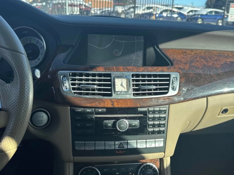 Mercedes-Benz CLS 550 * CARFAX * БЕЗ ПЪРВОНАЧАЛНА ВНОСКА, снимка 9 - Автомобили и джипове - 52950706