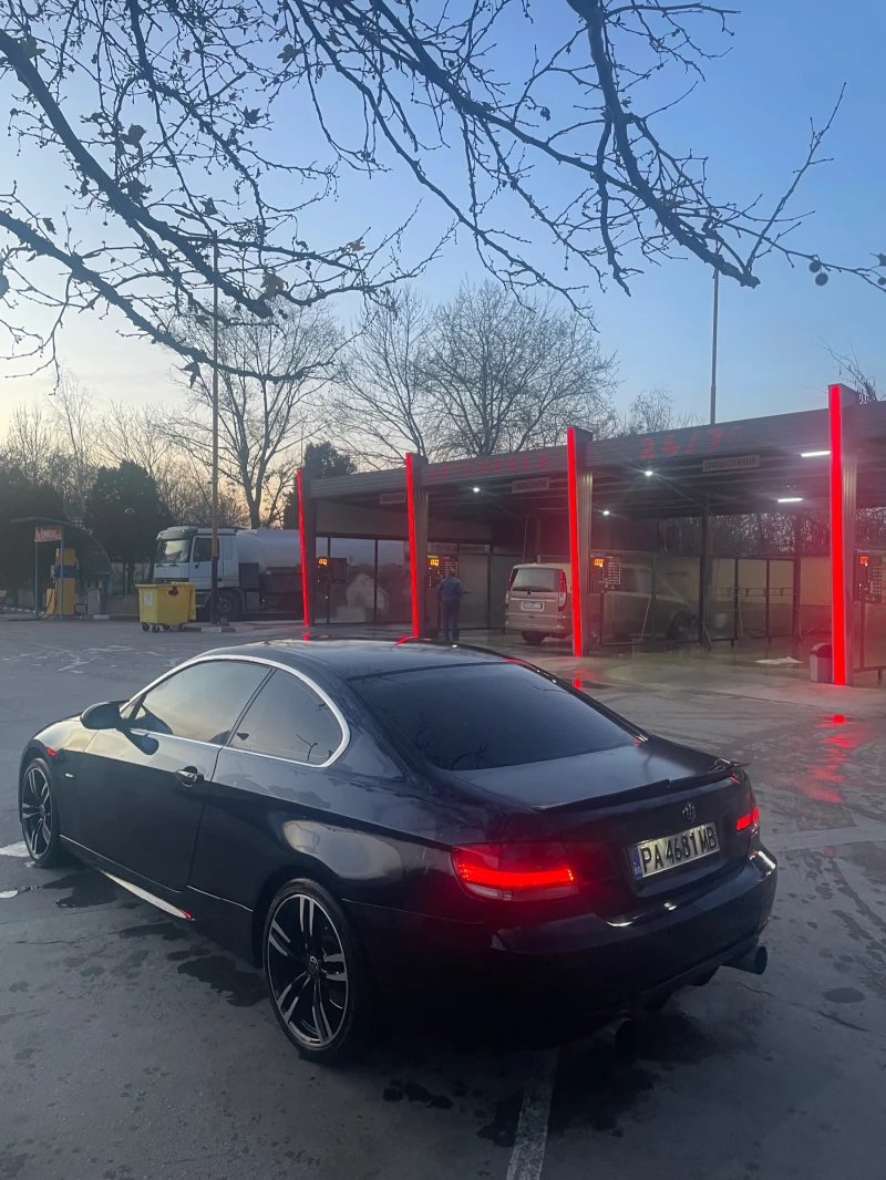 BMW 330, снимка 8 - Автомобили и джипове - 52965649