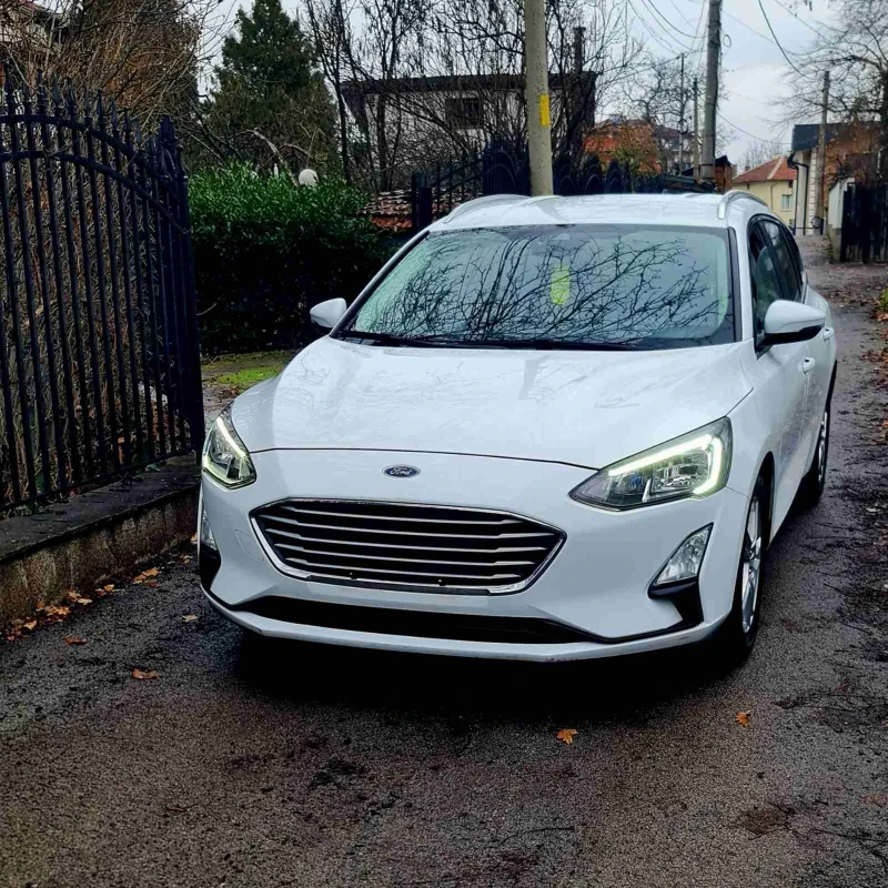 Ford Focus 1.5TDCI AutomDISTRONIC/LANE ASSIST/2021/LED/CARPLA, снимка 2 - Автомобили и джипове - 53005176