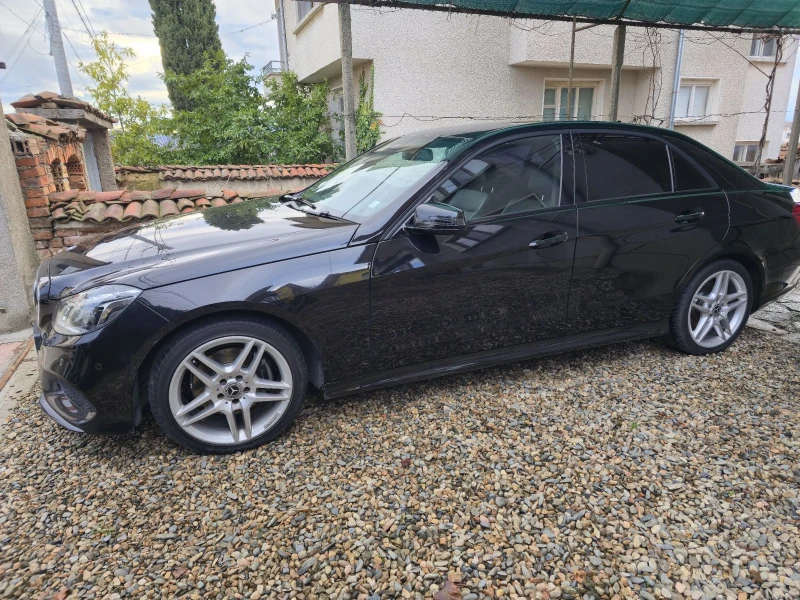 Mercedes-Benz E 220 AMG LINE, снимка 3 - Автомобили и джипове - 53404409