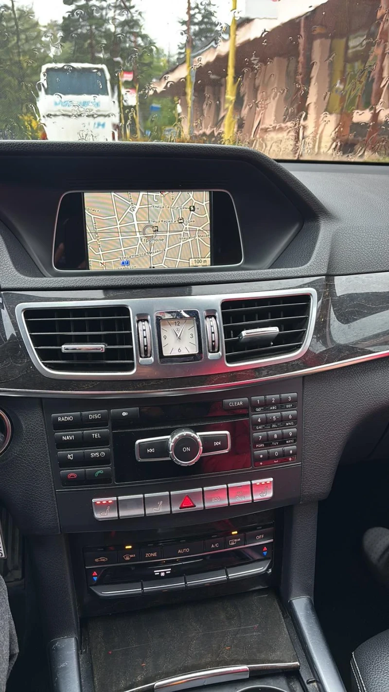 Mercedes-Benz E 200, снимка 8 - Автомобили и джипове - 53514695