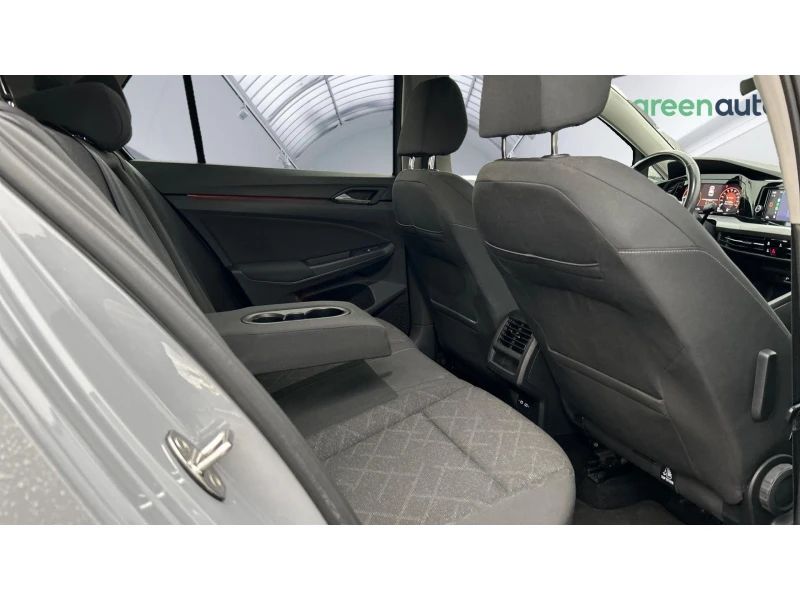 VW Golf 2.0 TDi Life M/T, Месечна вноска от 227  , снимка 10 - Автомобили и джипове - 53558022