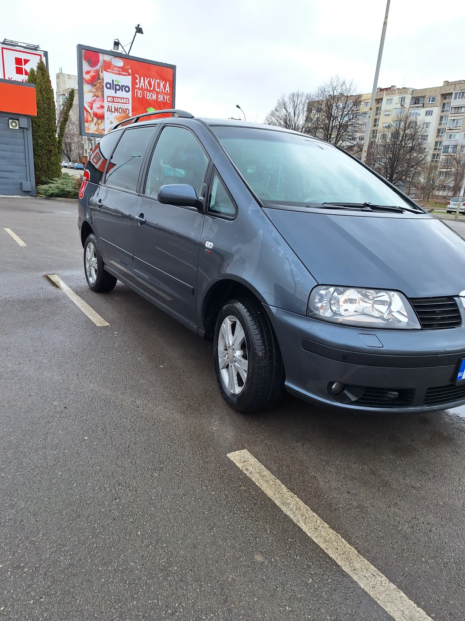 Seat Alhambra 2.0TDi - изображение 2