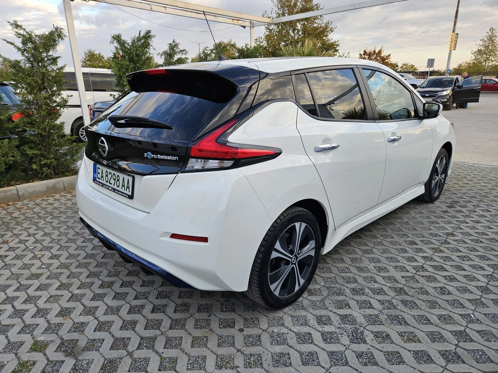 Nissan Leaf  62KW= ДИСТРОНИК= КАМЕРА= НАВИ= CAR PLAY - изображение 3