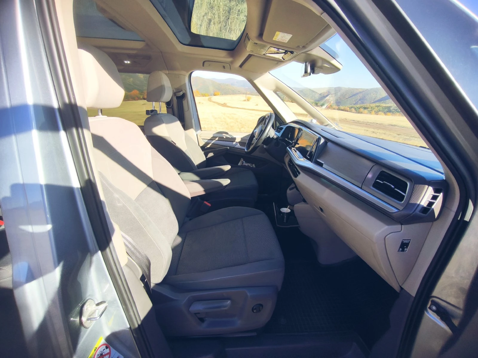 VW Multivan * 7 Местен * Панорама * Лизинг - изображение 10