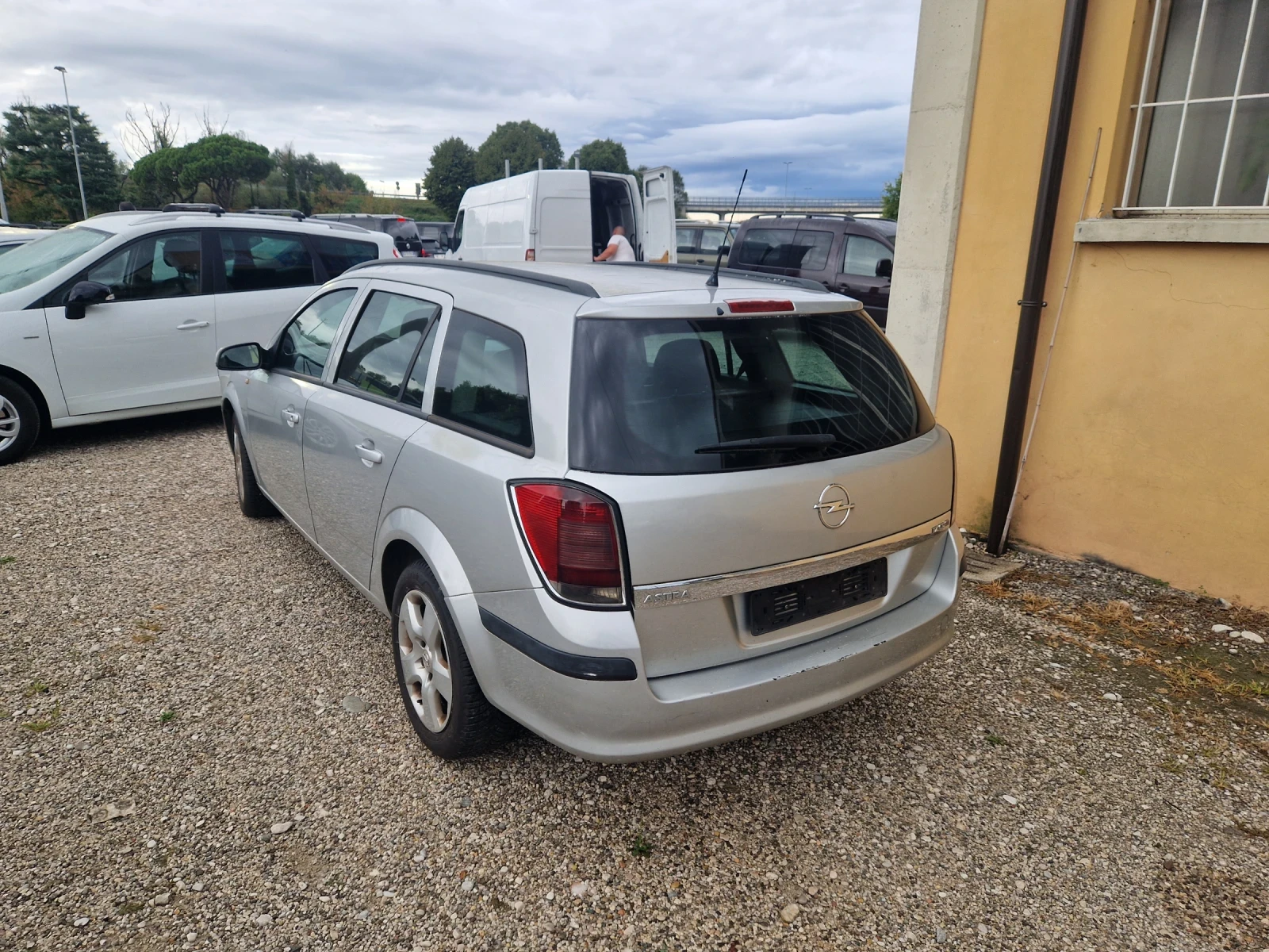 Opel Astra 1.7cdti, 101кс, 06г, Италия - изображение 2
