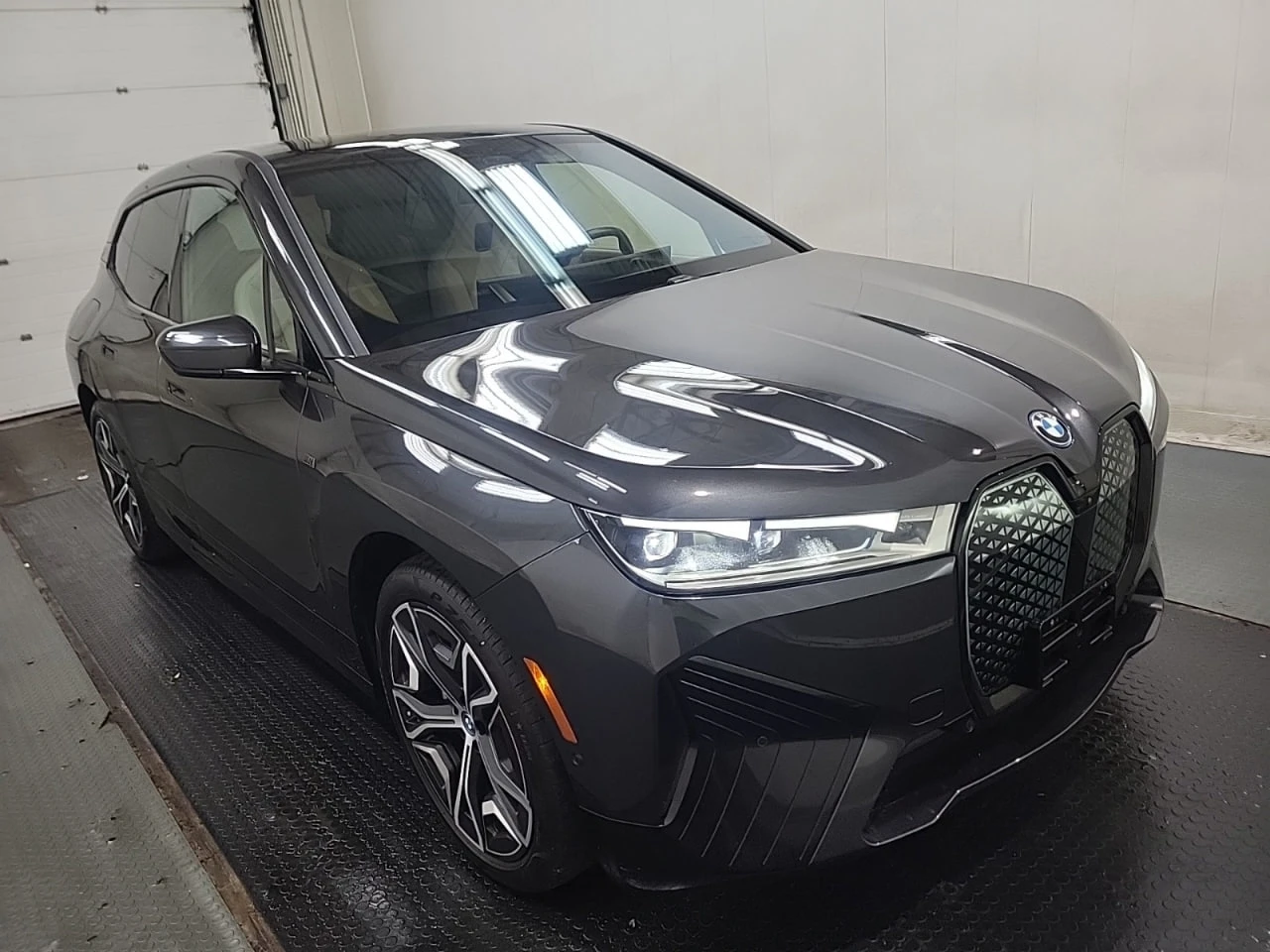 BMW iX CARFAX* АВТОФИНАНСИРАНЕ БЕЗ ПЪРВОНАЧАЛНА ВНОСКА - изображение 2