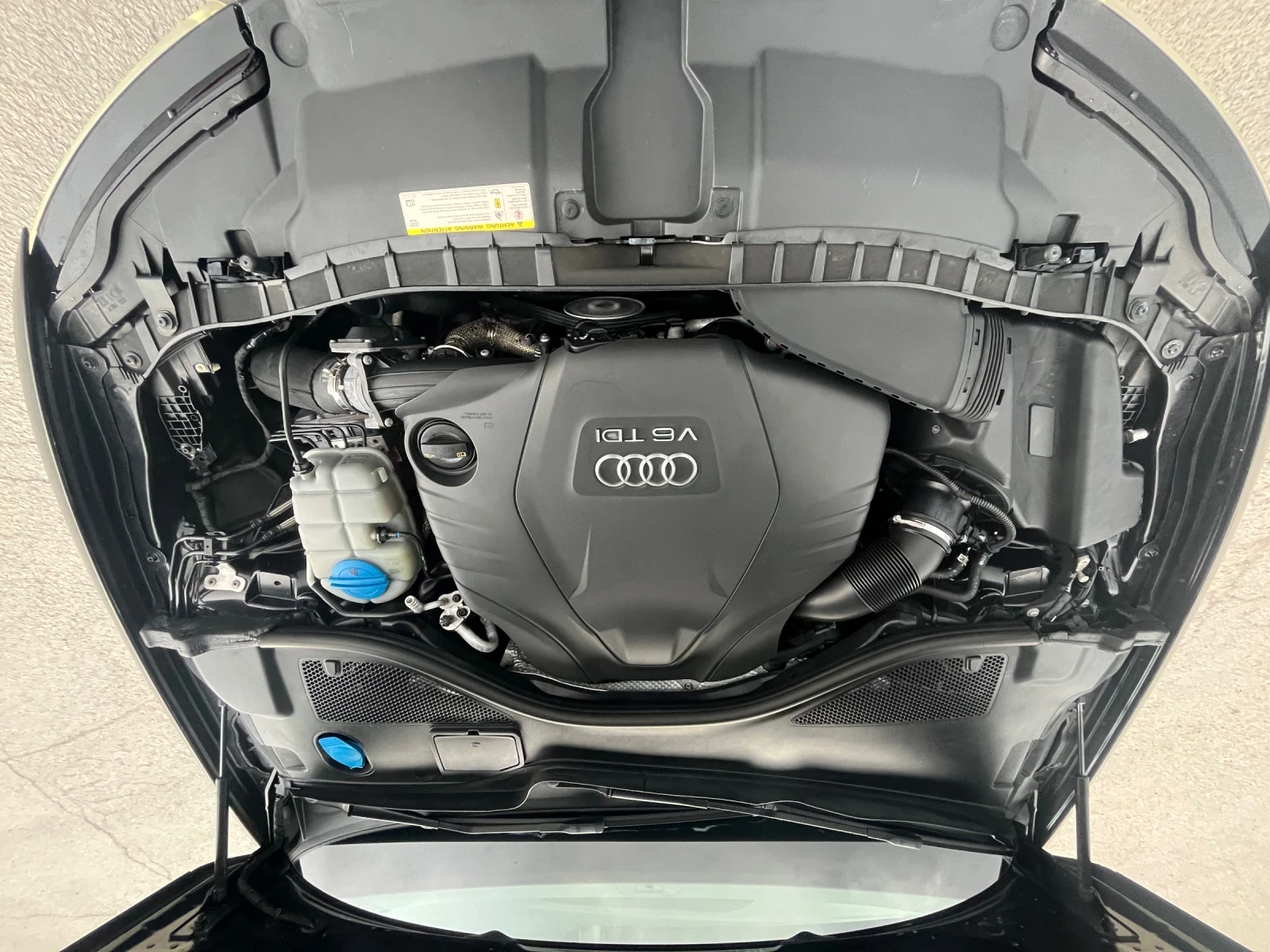 Audi A6 3.0 TDI* QUATRO* FULL, снимка 11 - Автомобили и джипове - 54029310