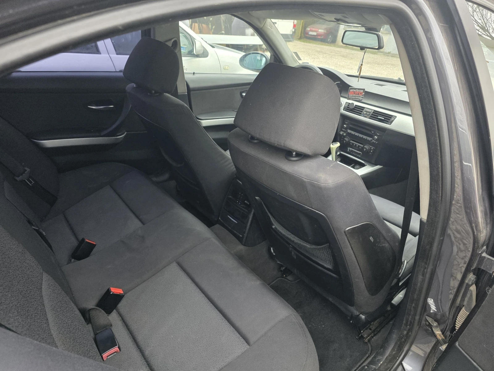 BMW 320, снимка 6 - Автомобили и джипове - 54029255