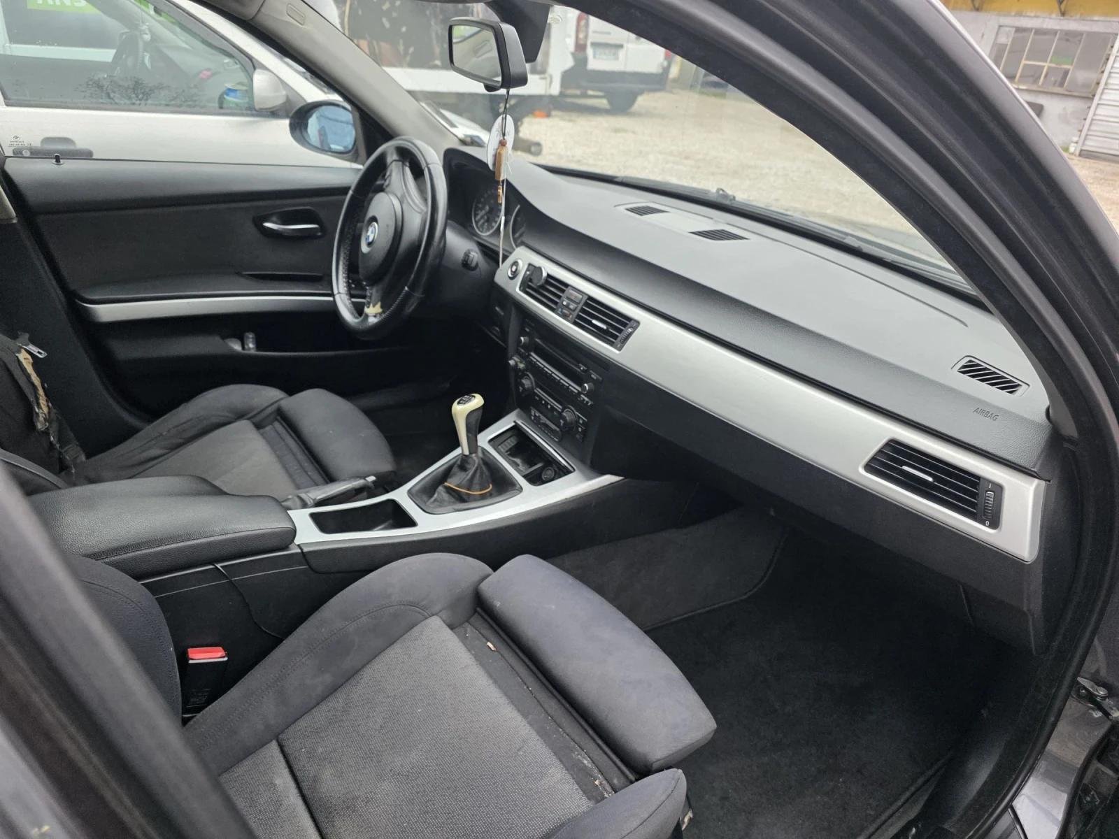 BMW 320, снимка 4 - Автомобили и джипове - 54029255