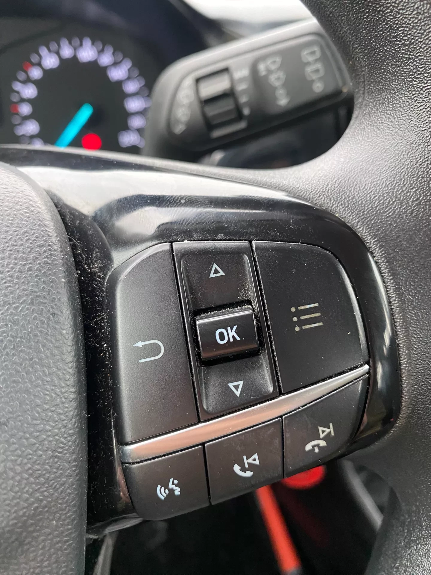 Ford Fiesta 1.1/TREND/70HP/NAVI/ACC, снимка 12 - Автомобили и джипове - 54031050