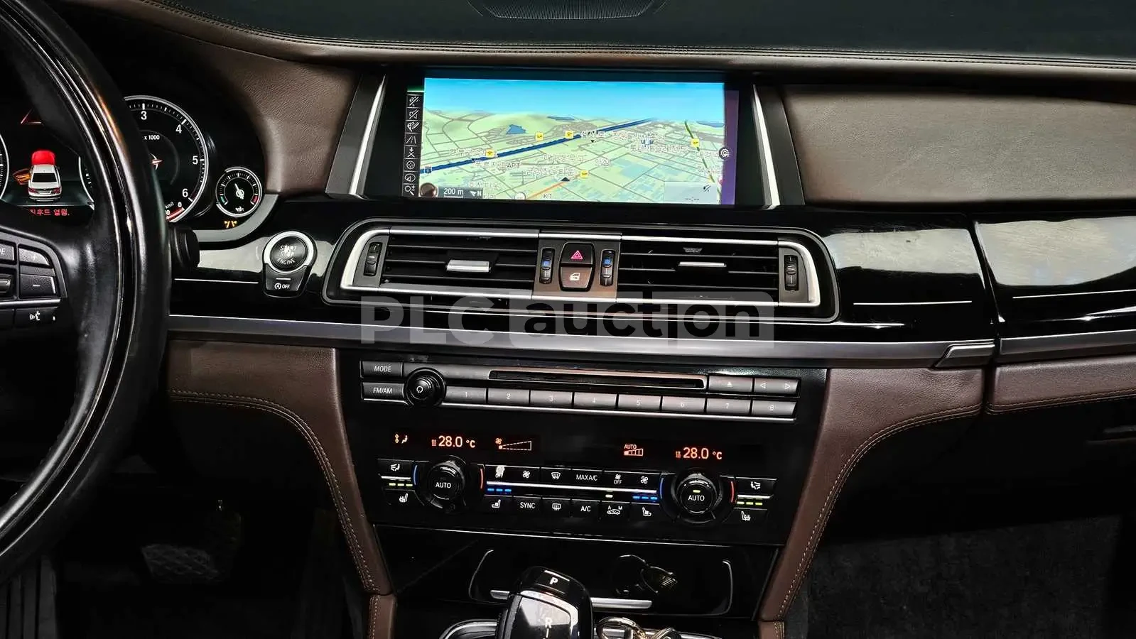 BMW 740 * Хед-ъп * 360 Камери * Обдухване * , снимка 12 - Автомобили и джипове - 54279071