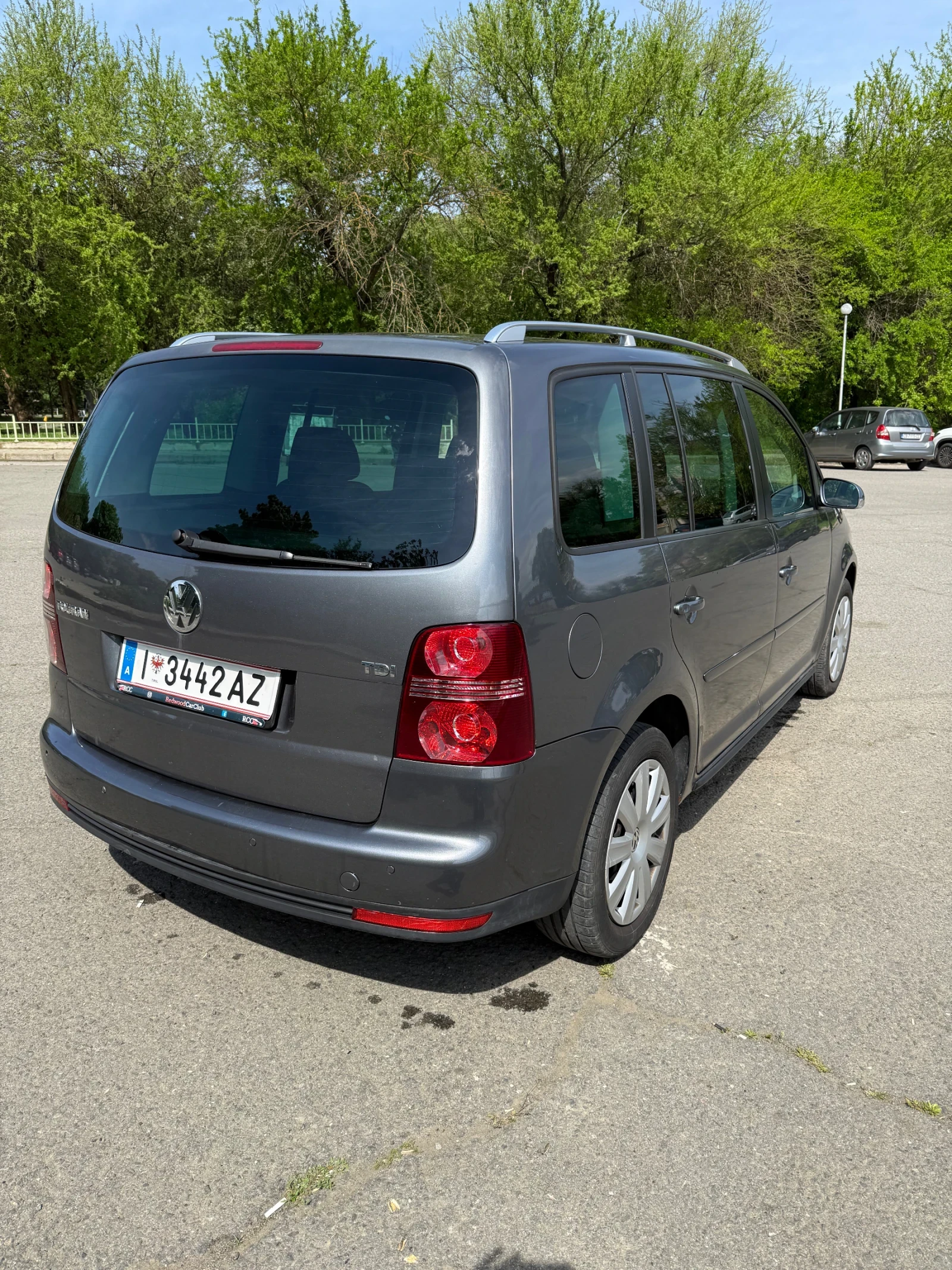 VW Touran 1.9 TDI, снимка 6 - Автомобили и джипове - 54672446