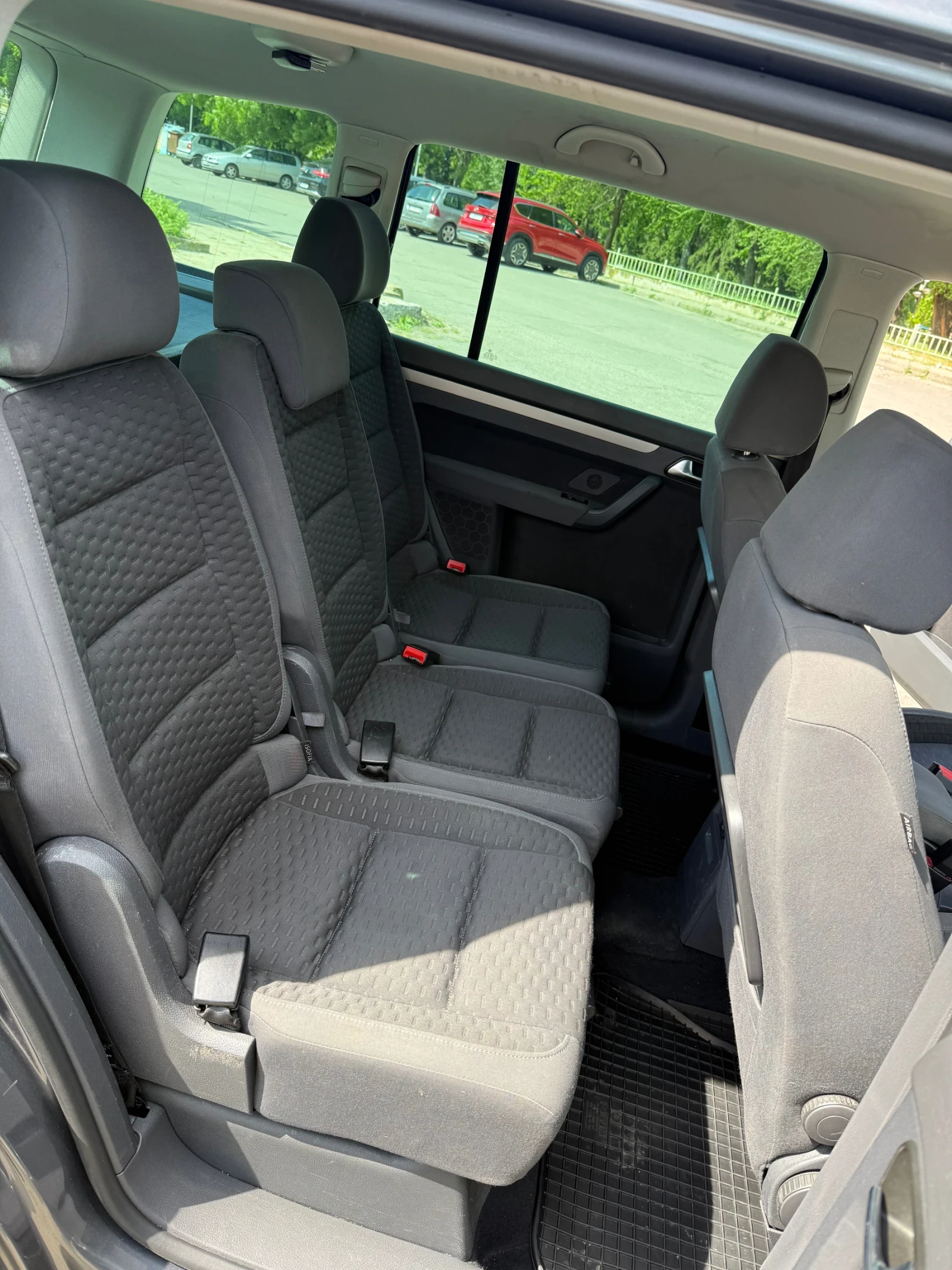 VW Touran 1.9 TDI, снимка 12 - Автомобили и джипове - 54672446