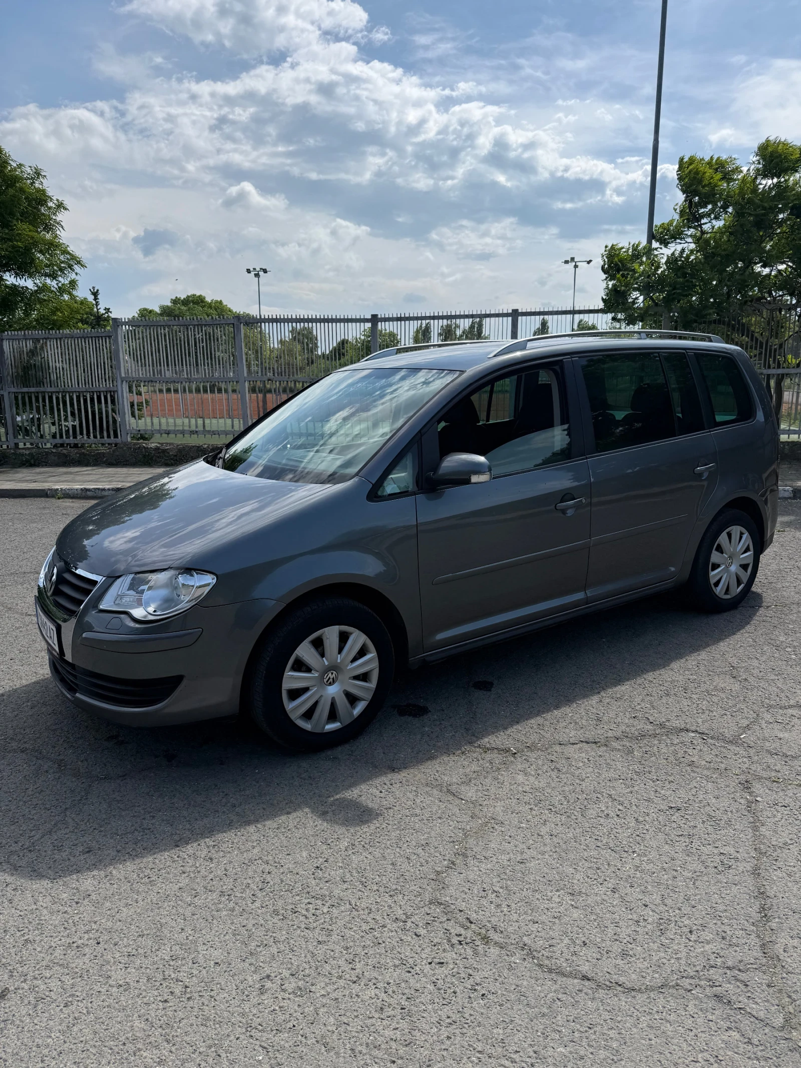 VW Touran 1.9 TDI, снимка 7 - Автомобили и джипове - 54672446