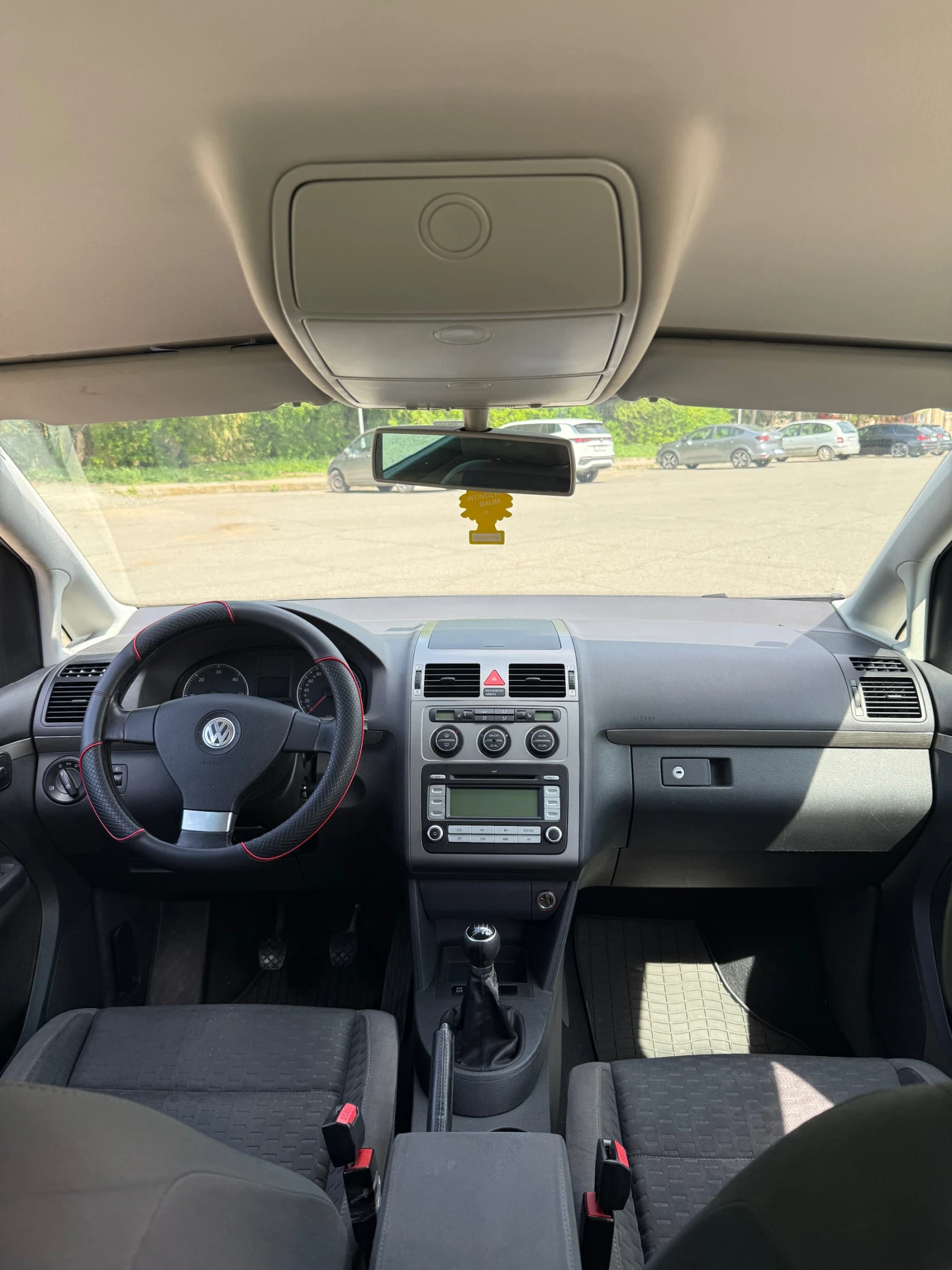VW Touran 1.9 TDI, снимка 11 - Автомобили и джипове - 54672446