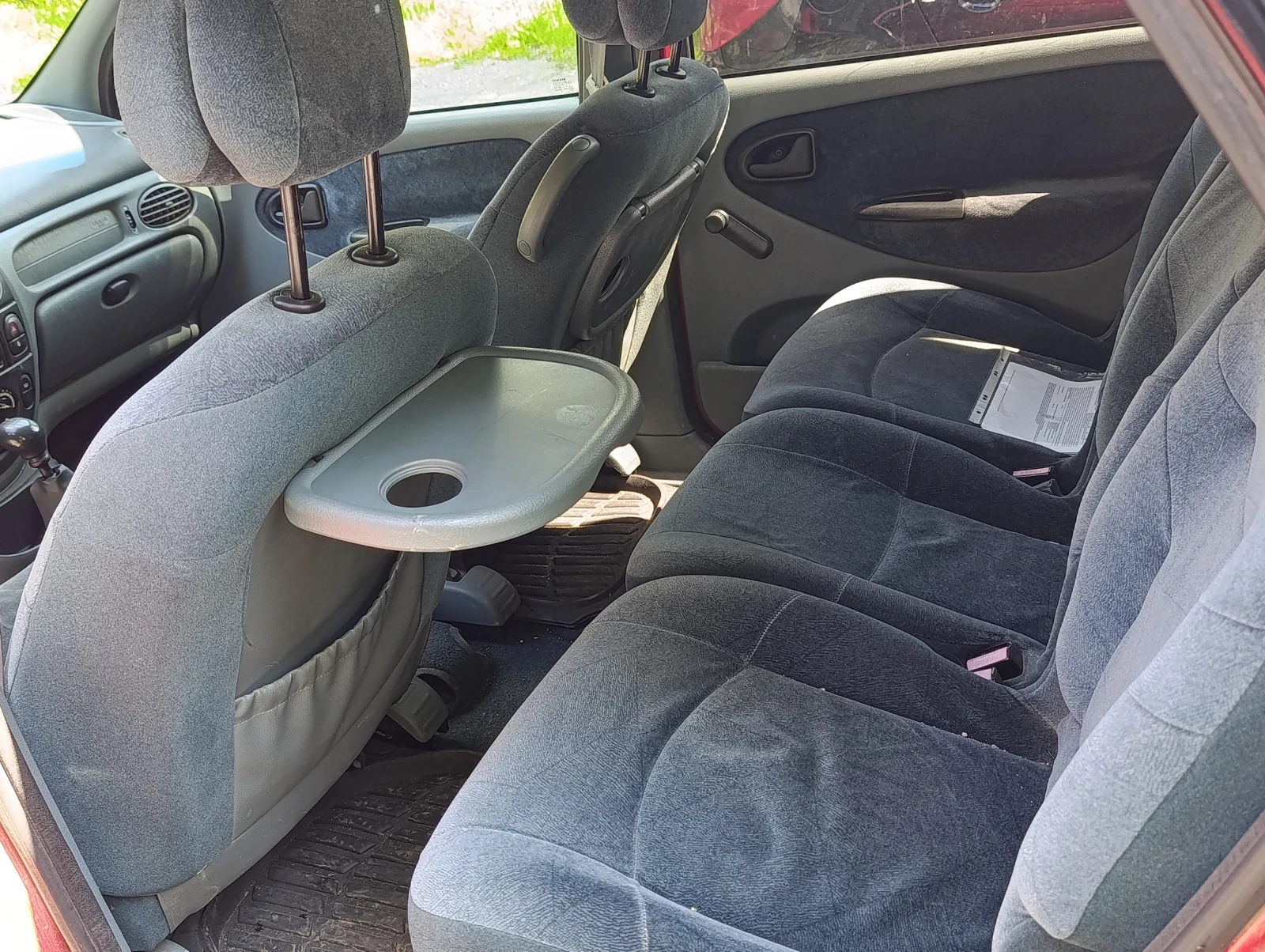 Renault Scenic, снимка 7 - Автомобили и джипове - 54809335