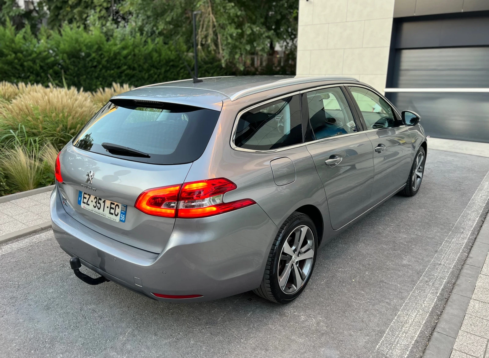 Peugeot 308 1.6HDI 120hp FACELIFT ALLURE AUTOMATIC SW , снимка 4 - Автомобили и джипове - 55982716