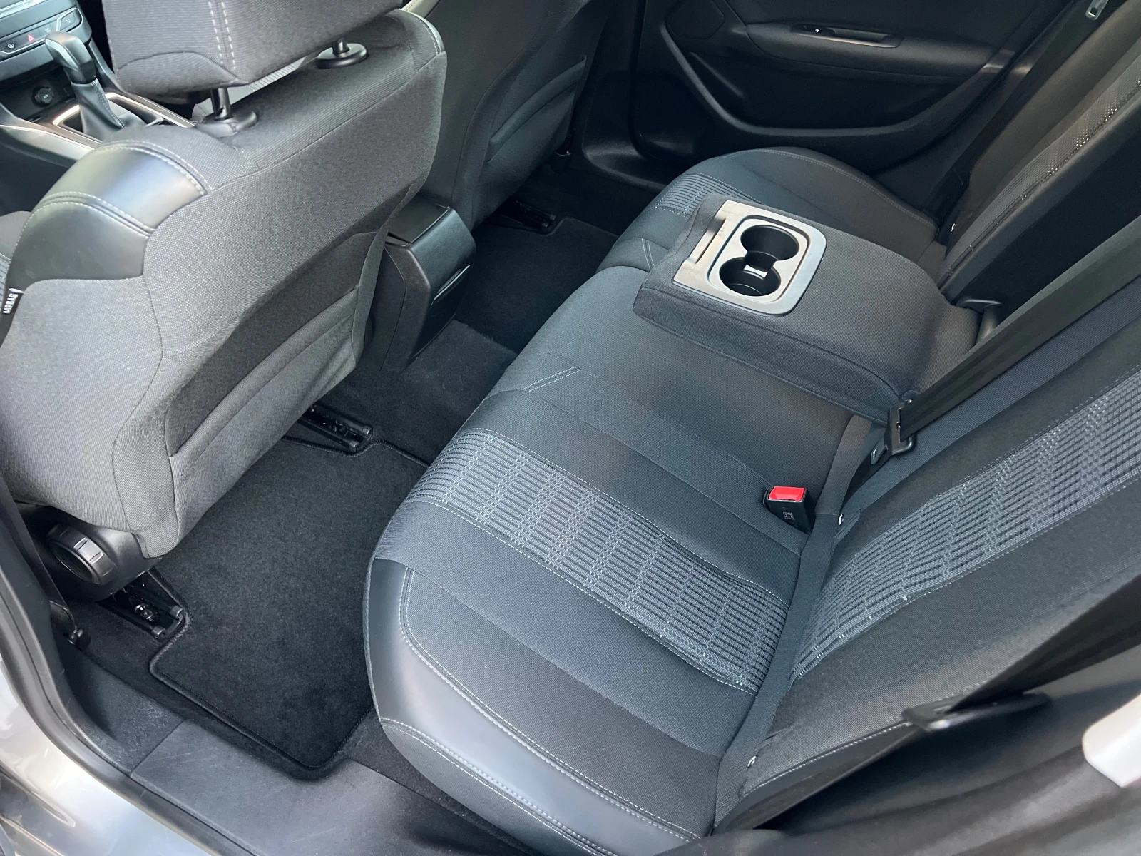 Peugeot 308 1.6HDI 120hp FACELIFT ALLURE AUTOMATIC SW , снимка 12 - Автомобили и джипове - 55982716